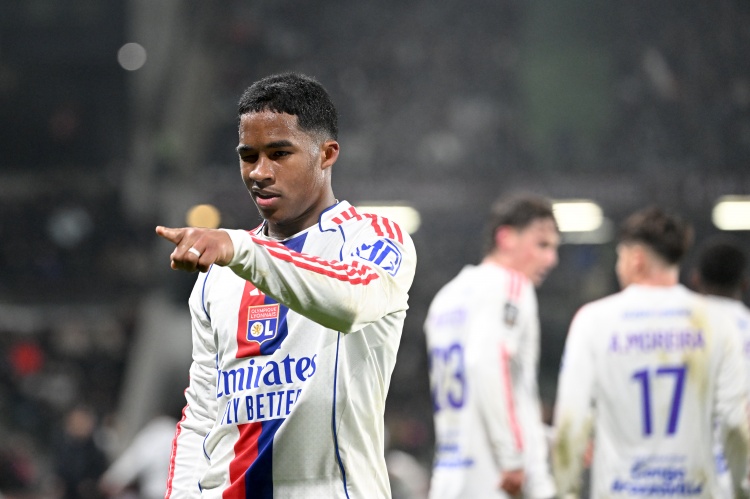 南京队费尔南多：我是土生土长的南京人 名字爷爷参与了他是球迷