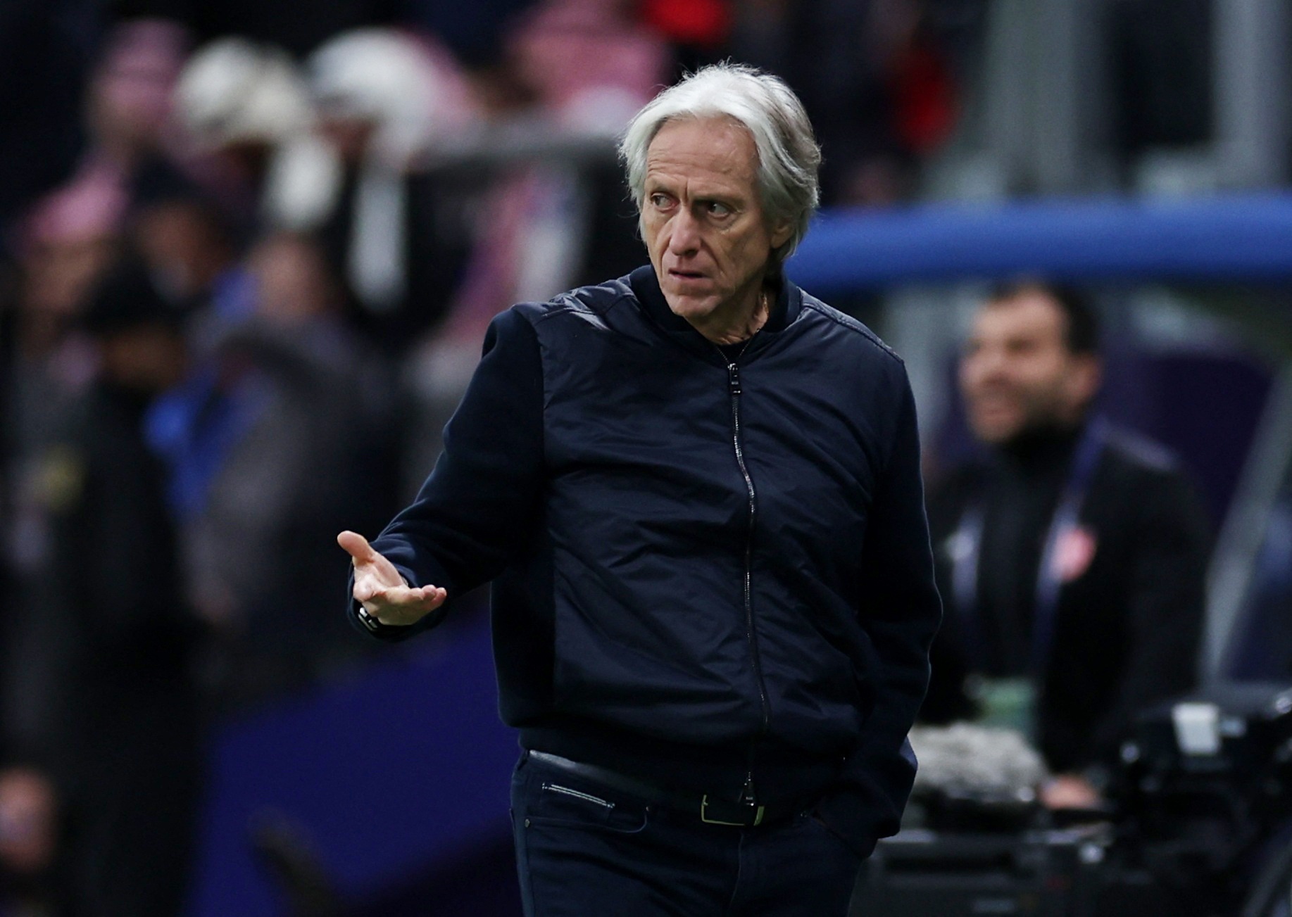 法国大区主席怒批：法甲争冠战竟随意延期，朗斯立场被忽视